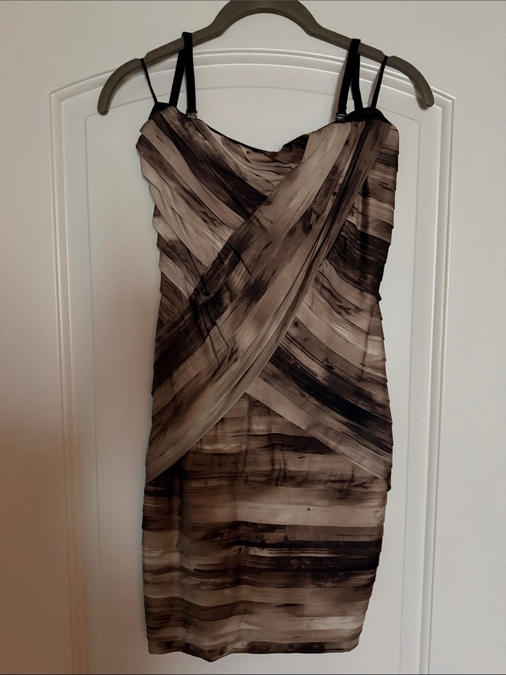 NWT GUESS Strap or Strapless Bodycon Ruched Dress Earth-tone mix -Small